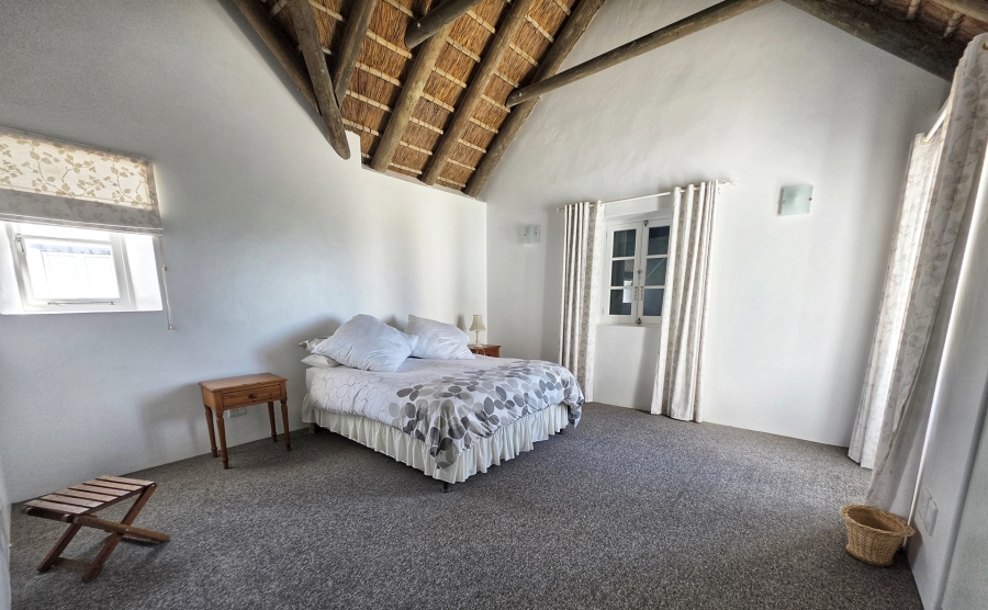 5 Bedroom Property for Sale in Struisbaai Western Cape